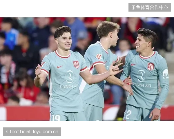西蒙尼将防守反击演绎到极致，马竞利用高效前场压迫频繁创造转换进攻机会